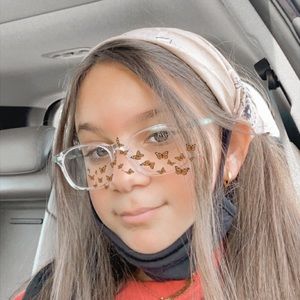 Meet your Posher, Marcela